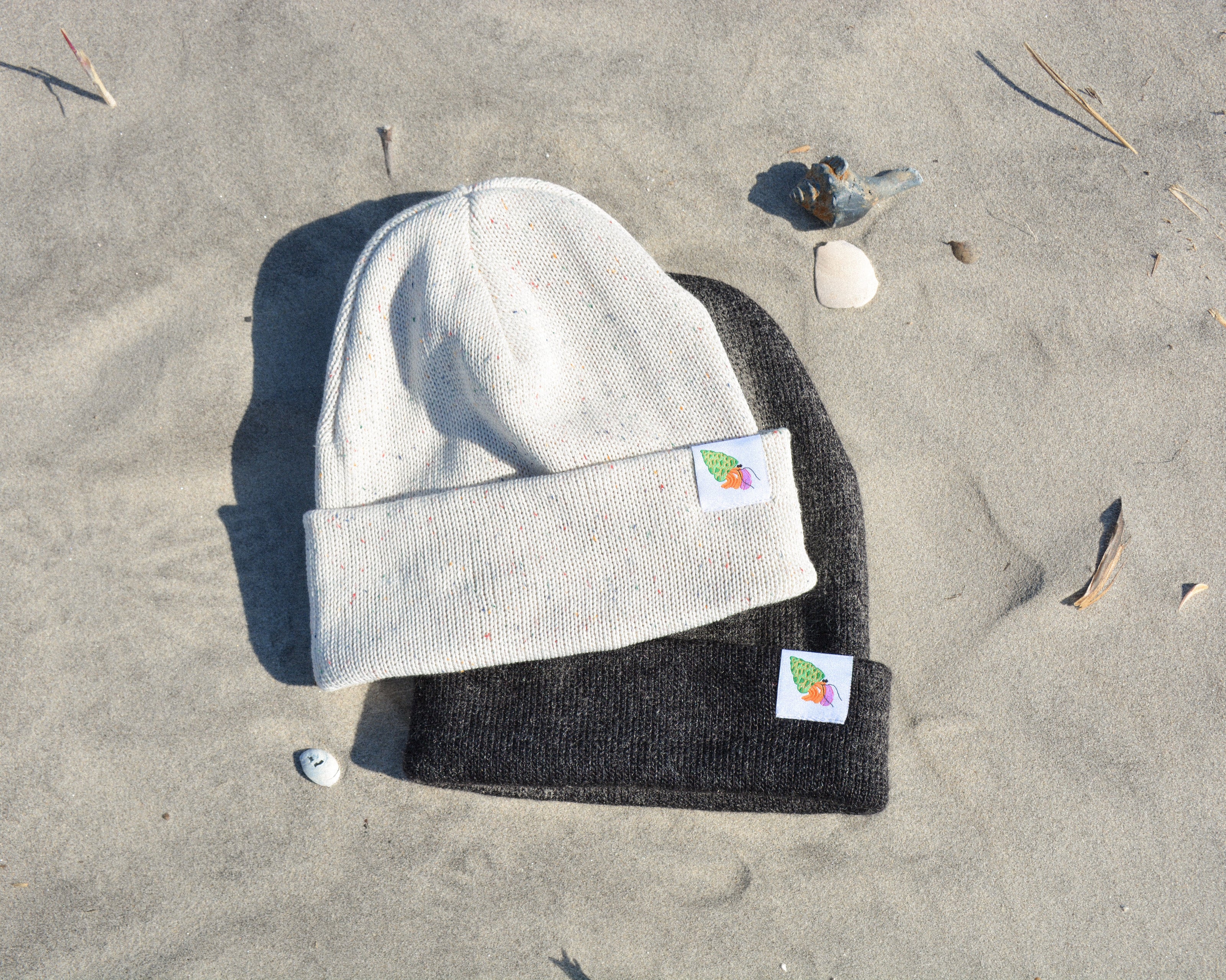 nortons-nest-black-beanie-hat-apparel-clothes-merch-hermit-crab-janie-groeling-pets-pet-supplies-beach-apparel-coastal-clothes
