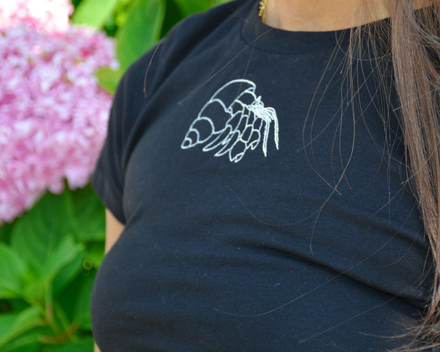 nortons-nest-janie-tee-shirt-top-baby-tee-cropped-hermit-crab-embroidered-shirt-white-black-navy-coastal-apparel-pet-supplies-janie-groeling-reptiles-crab-beach-clothes