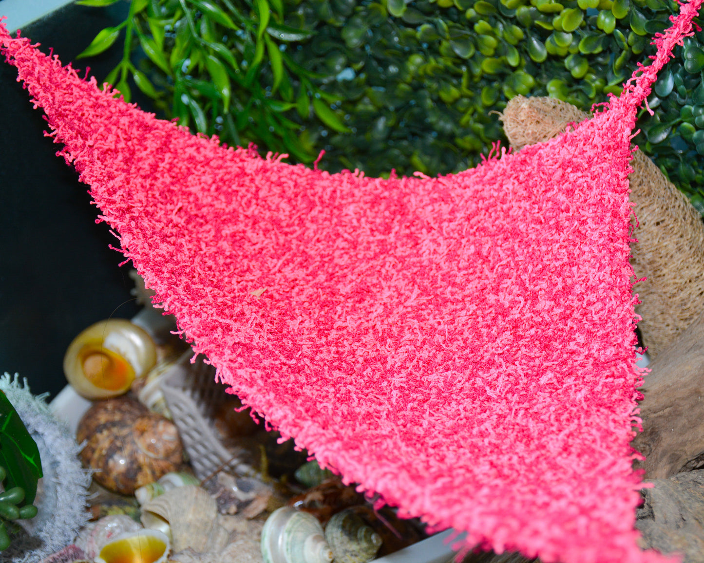 nortons-nest-hammocks-pink-raspberry-hermit-crab-pet-supplies-accessories-tank-reptiles-enrichment-janie-groeling
