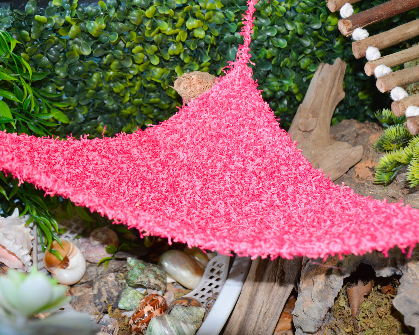 nortons-nest-hammocks-pink-raspberry-hermit-crab-pet-supplies-accessories-tank-reptiles-enrichment-janie-groeling