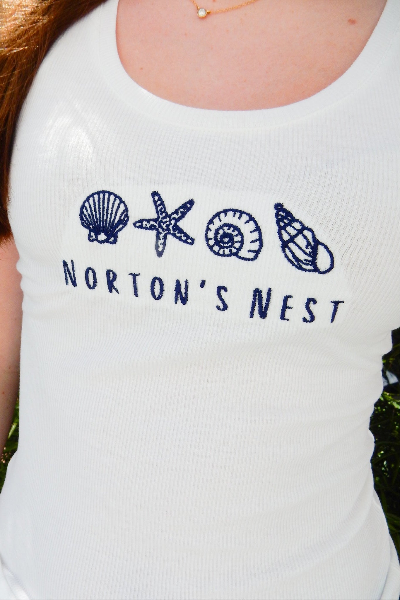 nortons nest hermit crab tank top shirt janie groeling pet supplies black white grey animal shell beach coastal top