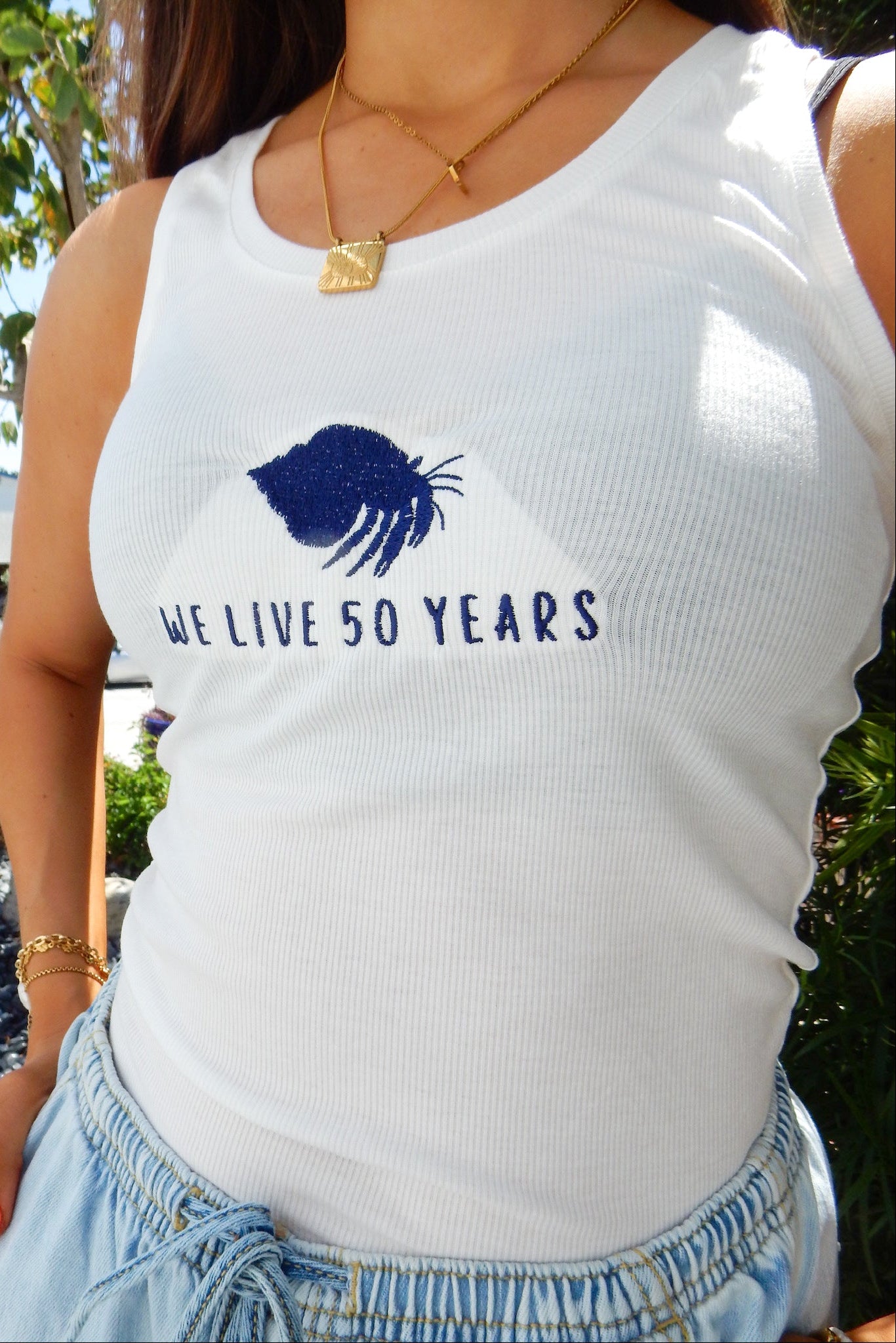  nortons nest hermit crab tank top shirt janie groeling pet supplies black white grey animal shell beach coastal top