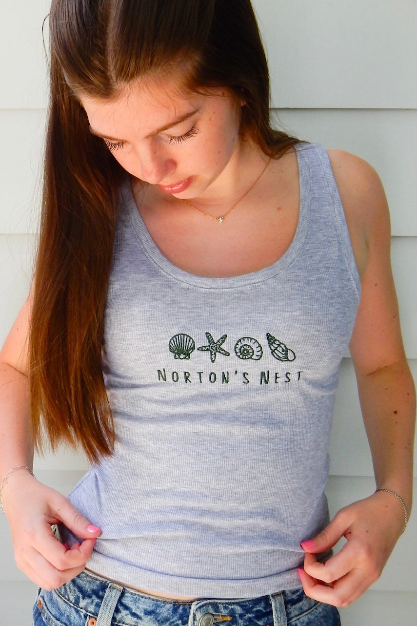 nortons nest hermit crab tank top shirt janie groeling pet supplies black white grey animal shell beach coastal top