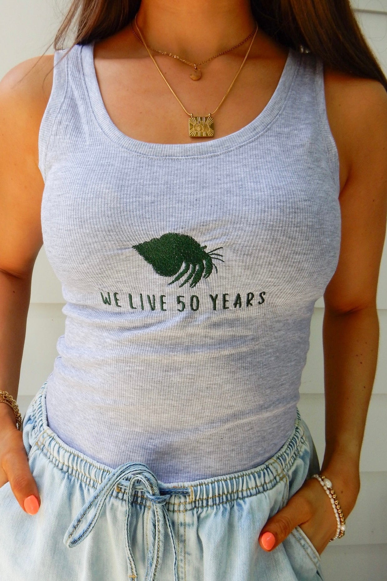  nortons nest hermit crab tank top shirt janie groeling pet supplies black white grey animal shell beach coastal top