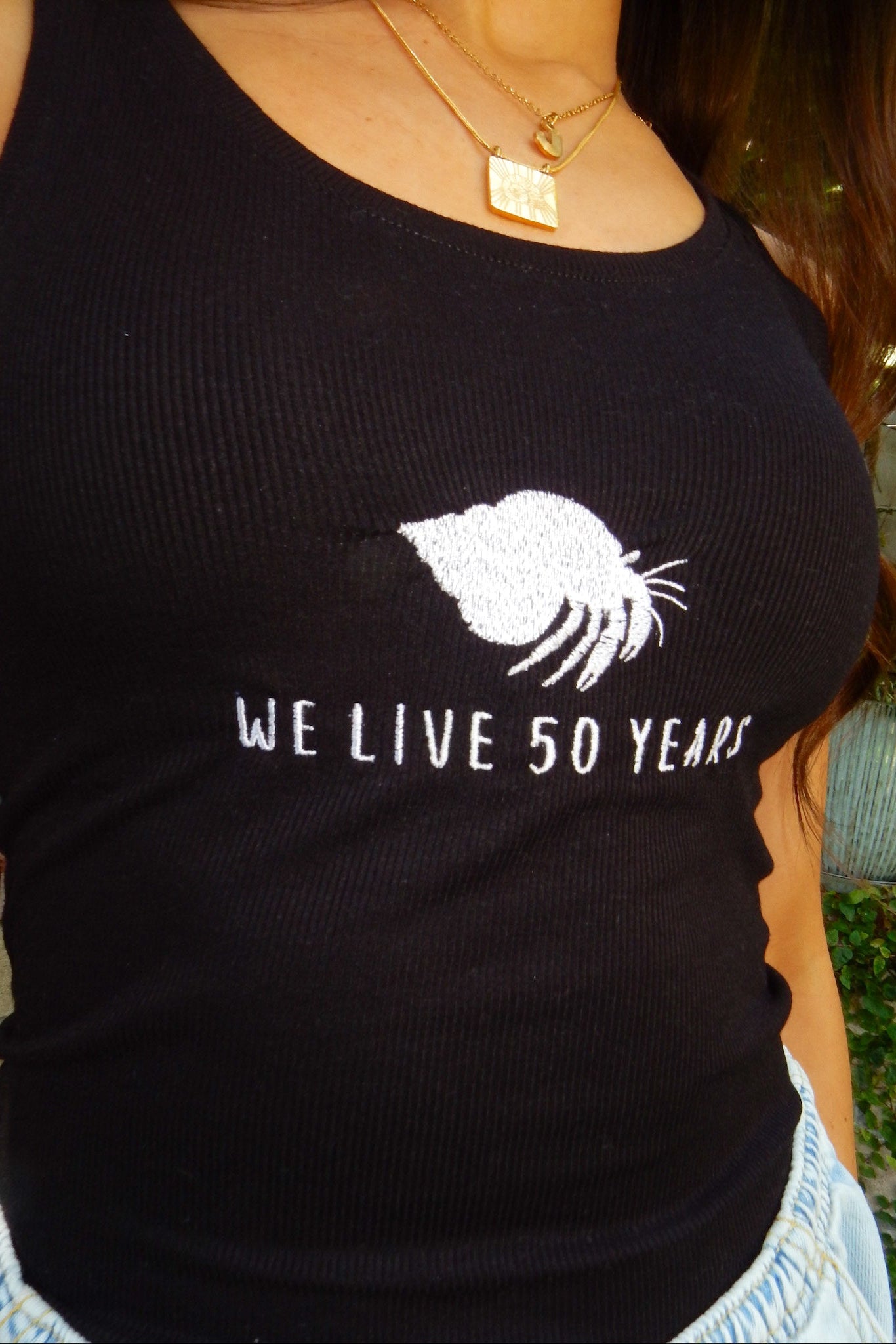  nortons nest hermit crab tank top shirt janie groeling pet supplies black white grey animal shell beach coastal top we live 50 years